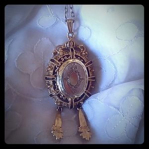 Vintage Golden Florenza Locket